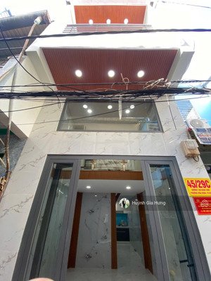 chính chủ bán nhà mới dọn vào ở liền rẻ nhất khu vực, hh gửi ace 50 triệu ạ