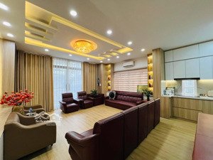 tiếp tục giảm chào bán bằng mọi giá lô góc ôtô tải tránh kinh doanh nhà ô chợ dừa đống đa 45m , 5 t