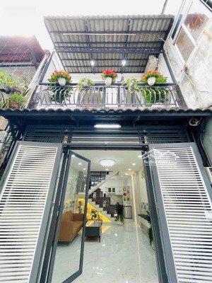 cô ba về quê nên bán nhanh căn nhà tân phú giá cực mềm thiện chí liên hệ mua bán nhanh