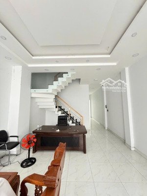 nhà 4 tầng đường hà huy giáp, phường thạnh lộc, q12, dt 175m2 (5,7mx38m), hẻm ôtô 10,5tỷ