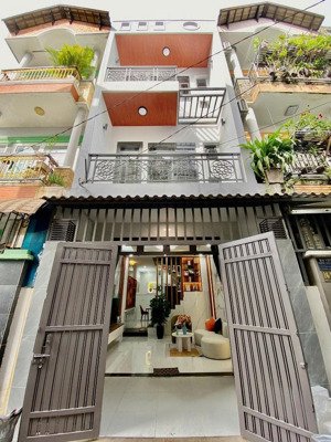 căn nhà phố cực hiếm tại hoàng hoa thám - pháp lý rõ ràng - giá 3,235 tỷ sang tên ngay