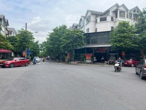 nhà đẹp đống đa-siêu hiếm không có căn thứ 2-cach oto 9m ngõ to sân rộng thoáng sáng ở sướng