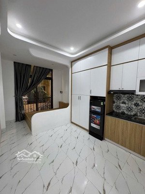 siêu hiếm bán ccmn mạc thị bưởi, 55m, 5 tầng, 9pn, thang máy, nội thất sang , ngõ siêu rộng