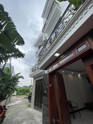 bán nhà 33m2 giá 2tỷ600 sổ đỏ chuẩn không lỗi phong thủy không quy hoạch nội thất đẹp trường , chợ