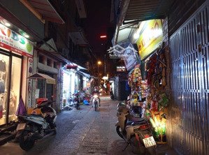 siêu hiếm! nhỉnh 7 tỷ- quan hoa- cầu giấy- 32m2 - 5 tầng ngõ thông- kinh doanh- ở sướng