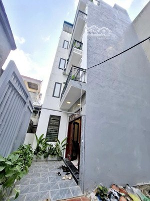 bán nhà riêng tại thạch bàn, long biên, 7,8 tỷ, 46m2, thang máy, oto, nhiều tiện ích