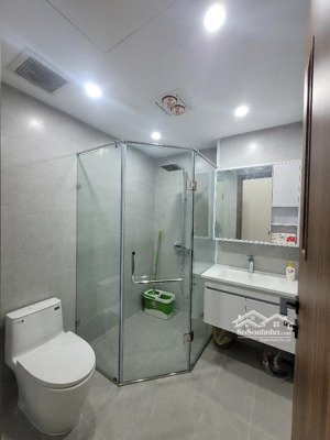 bán nhà 5 tầng kẻ tạnh, giang biên, long biên , 30m2 full nội thất, đúng 15m oto tải đỗ giá 6 tỷ.