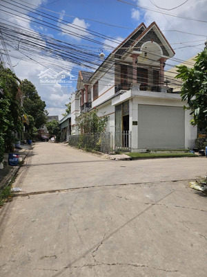 chính chủ cần bán lô đất có sẵn nhà kho. gần kdc phúc đạt. đường thống nhất, bình an. dt 100m.