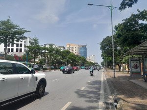 bán nhà nguyễn văn cừ, long biên, 52m*5t, 13,5 tỷ. gara, ở sướng.