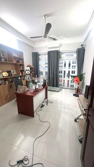 vip nhất tân hương - trung tâm tân phú - sát mặt tiền - hẻm 8m - dt 81m2- 3 tầng đúc btct