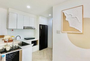 chính chủ bán căn view công viên block c ban công đẹp giá 2.370tỷ