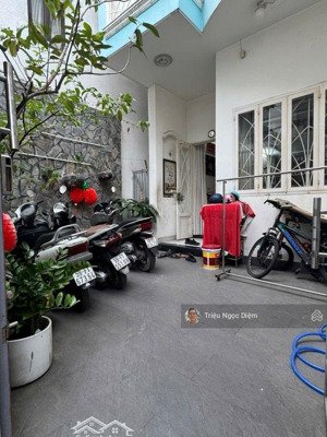 bán nhà đẹp phú nhuận hoàng hoa thám, p5 . 68m2 , 3 tầng . gấp bán giá chỉ 8.8 tỷ