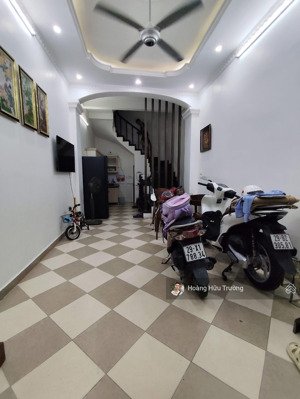 bán nhà phố đội cấn - ba đình dt 36m2 5 tầng - ngõ thông - kinh doanh - dân xây chắc chắc!!!