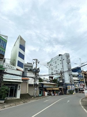 bán chdv 5 tầng-72m2-huỳnh tấn phát quận 7 giáp quận 4-sẵn dòng tiền 30 triệu/
tháng,hơn 8 tỷ