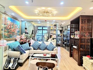 em thùy cập nhập quỹ căn hộ cho thuê discovery complex 2-3 ngủ giá 17tr/ lh: 