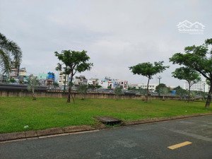 view sông - nhà 2 mặt tiền - ngay chợ bình đông - nhà 4 tầng - 110m2