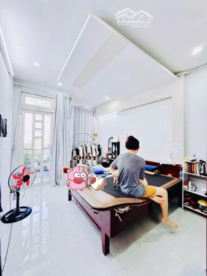 bán nhà tặng nội thất gần 7 tỷ - 4 tầng 40m2 - khu bàu cát