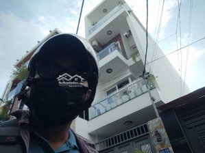 nhà có 7pn 8wc cần bán, nhà hiện đang có hđt 220tr/ năm. vị trí ngay công viên nước đầm sen