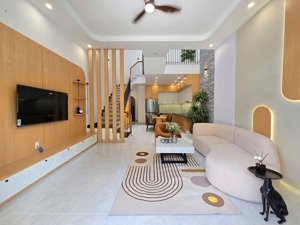 nhà mới xây ngay trước siêu thị mega liên chiều, đối diện trường đh sư phạm, chơn tâm 9