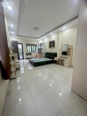 Căn hộ 40m2 quận 10 sát bên Đại học Kinh Tế ueh Vạn hạnh mall