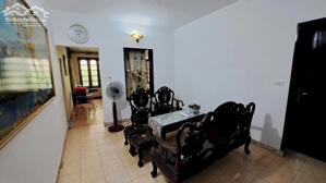 Tập thể Hoàng Quốc Việt, 60m2, 2 ngủ, 1 vệ sinh, tầng 2 chỉ 8 Triệu/th