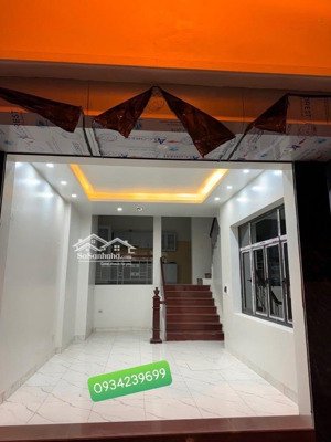 cần bán nhà phố ngọc thuỵ thuỵ long biên sau khai sơn gaza ô tô dt65 m x4 tầng x4,5 mt giá 11,45 ty