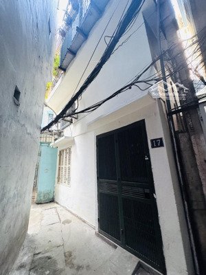 bán nhà bạch mai 18m 3t mt 3m 3.15 tỏi chỉ 10m ra phố sổ đỏ riêng nở hậu