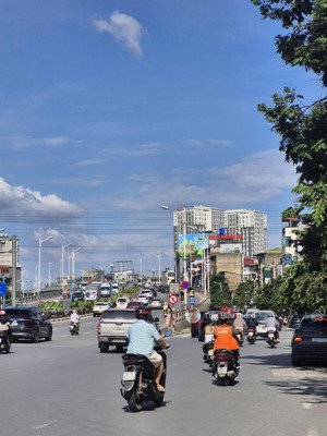 mảnh đất 120m - mt siêu khủng. 3 mặt thoáng - đầu tư - hai bà trưng. nhỉnh 300tr/ m2.