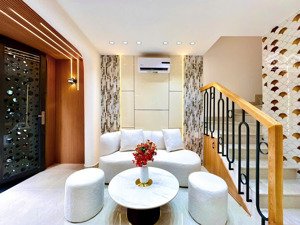 bán gấp nhà hxh đinh tiên hoàng,phan đăng lưu, p1, 27m2, 5.5 tỉ tl lh 