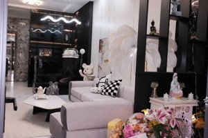 siêu phẩm phân lô quân đội hoàng văn thái 42.3m, 6t, thang máy, full nội thất, 14.7 tỷ