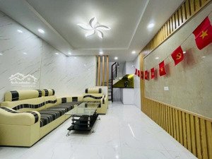 10m ra phố ! lò đúc, ngõ rộng gần oto, kinh doanh 30m2* 5t