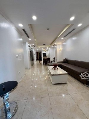 bán căn hộ chung cư cao cấp tân hoàng minh mặt phố hoàng cầu 3ngủ 2vs 2ban công đủ nội thất ở luôn