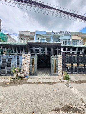 4.75 tỷ/ bán nhà 1 trệt 1 lầu hoàn công gần đường quốc lộ 1k tp.dĩ an gần làng đại học thủ đức