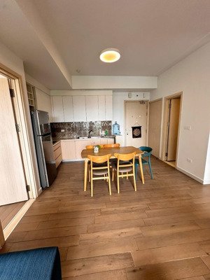 cần bán căn 2 ngủ 60m toà a westbay hướng đông nam giá 4.25 tỷ lh 