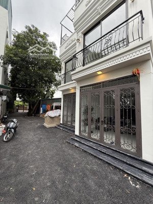 long bien - nhà đẹp đón tết - ô tô đỗ gần - 3 phòng ngủ công năng đầy đủ - 4 tầng - 5,29 tỷ