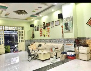 nhà cần bán! với diện tích 50m2 giá 3tỷ4 nhà nằm trên đường nguyễn hữu tiến, tphu