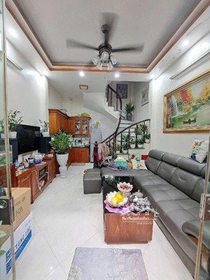 nhà đẹp phân khúc hiếm. hoa lâm-việt hưng ngõ nông rộng thoáng