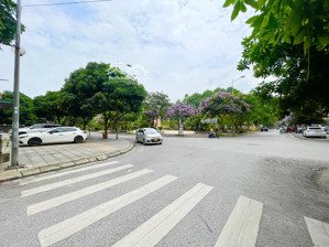 khu pl, vỉa hè, 3 ôtô tránh, kd, phố nguyễn văn cừ , gia thụy, dt 99 m, 3 t, mt 7.5 m, giá 27 tỷ 6