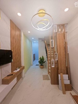 bán nhà mới đẹp - 3 tầng - lạc long quân - nội thất cao cấp - 25m2 - giá chỉ 3.95 tỷ bl