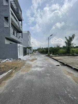 đất 1368 lê văn lương. phước kiển, 82m. sổ riêng