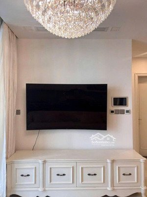 cho thuê căn hộ vinhomes ba son quận 1- hoài 