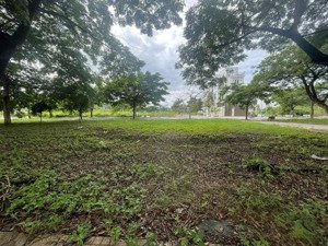 bán đất biệt thự góc 2mt view công viên kdc bộ công an phạm hữu lầu dt 317.5m2 shr giá 76tr/m2