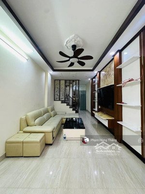 một căn duy nhất, ô tô đỗ cửa, gần time city. phố dương văn bé, hai bà trưng, 46/50m2, 5t. giá 12,8