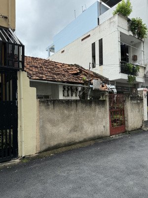 chính chủ cần bán nhà c4, hẻm lớn 2 oto né nhau 1/ đỗ xuân hợp. ngang 8,5x23,3m giá bán 14,6tỷ