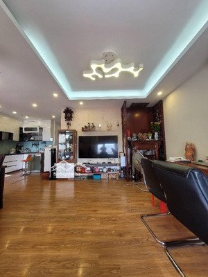 bán căn hộ chung cư nguyễn văn cừ 88m tầng trung full nội thất sổ đỏ chính chủ