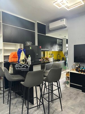 cho thuê căn hộ sky 9,quận 9 gồm 2 pn và 2 vệ sinh.đầy đủ nội thất:lh 