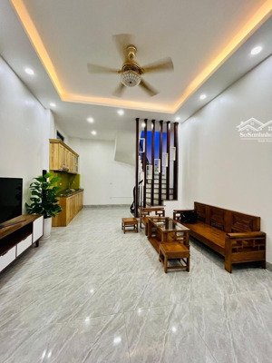 đường láng, ngõ thông, vị trí đẹp, nhà xây chắc chắn, giá hợp lý, nhiều tiện ích. dt 36/40m2*4 tầng