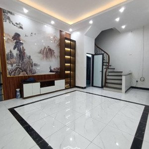 siêu phẩm dương văn bé _ hai bà trưng gần times city
dt: 35m_ 5 tầng 3 ngủ.mới koong,full nội thất