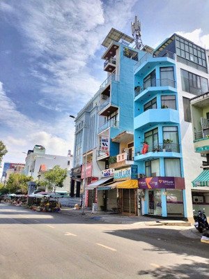 bán mt hoàng hoa thám góc 2 mt 7 tầng đang cho ngân hàng thuê giá 20,5 tỷ