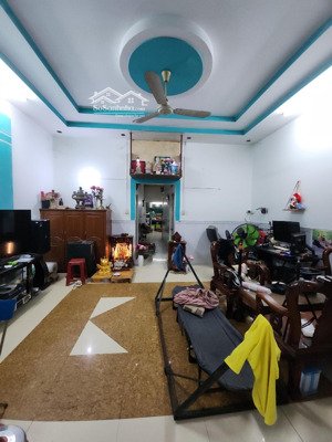 bán gấp nhà cấp 4 mặt tiền đường tân hiệp 39, hóc môn, diện tích 5,5 x 23, giá 4,2 tỷ